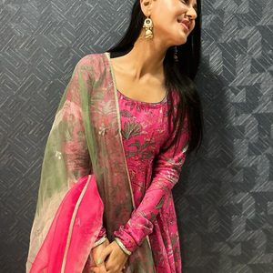 Taavi Chanderi Suit Set