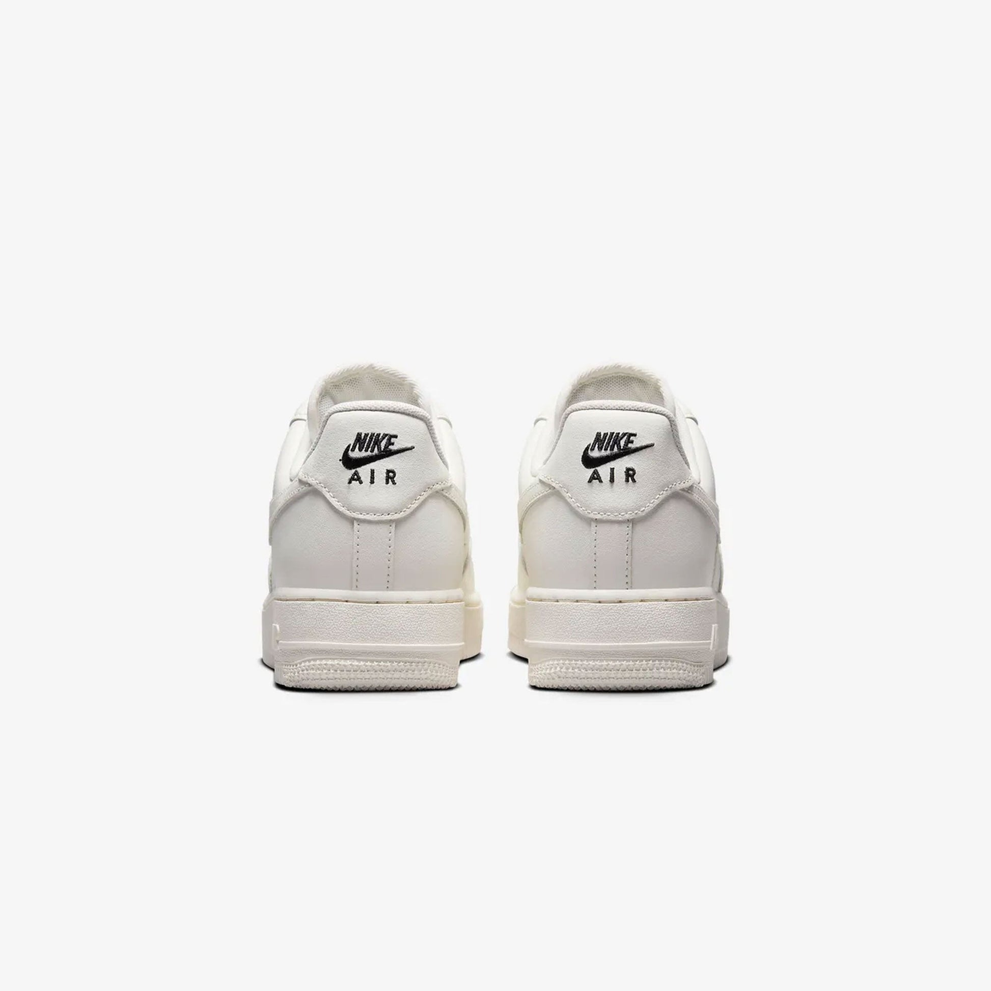 NIKE | AIR FORCE 1 '07 ESSENTIAL { SAIL/SAIL-BLACK
