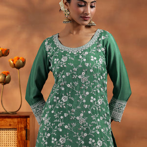 Green Embroidered Silk Blend Straight Suit With Dupatta