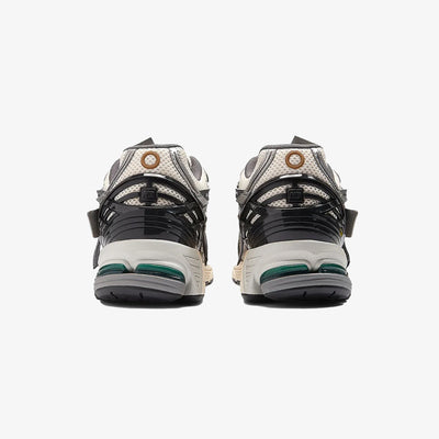 New Balance | 1906 { SILVER METALLIC