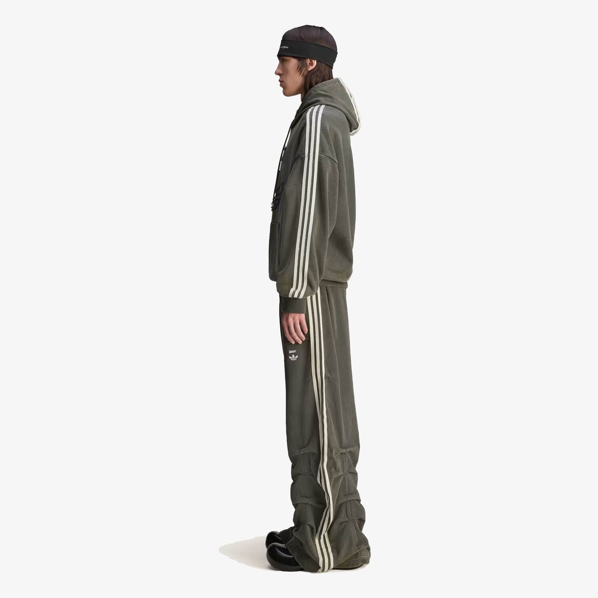 ADIDAS ORIGINALS | AVAVAV SHOULDERLESS HOODIE { CARBON