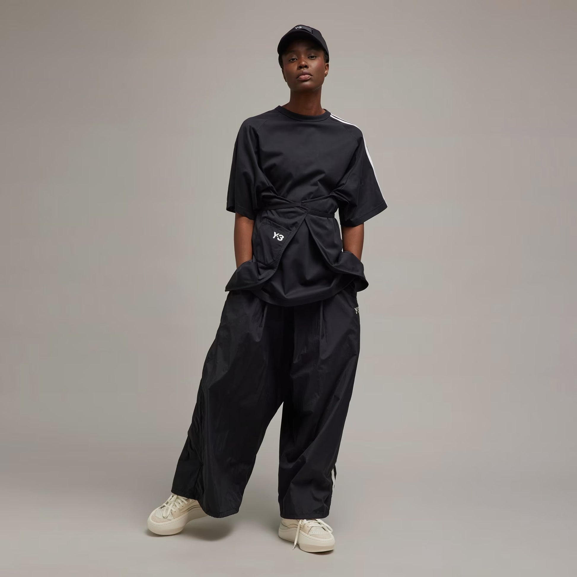 Y-3 | SAIL CLOSURE SHORT SLEEVE TEE  { BLACK