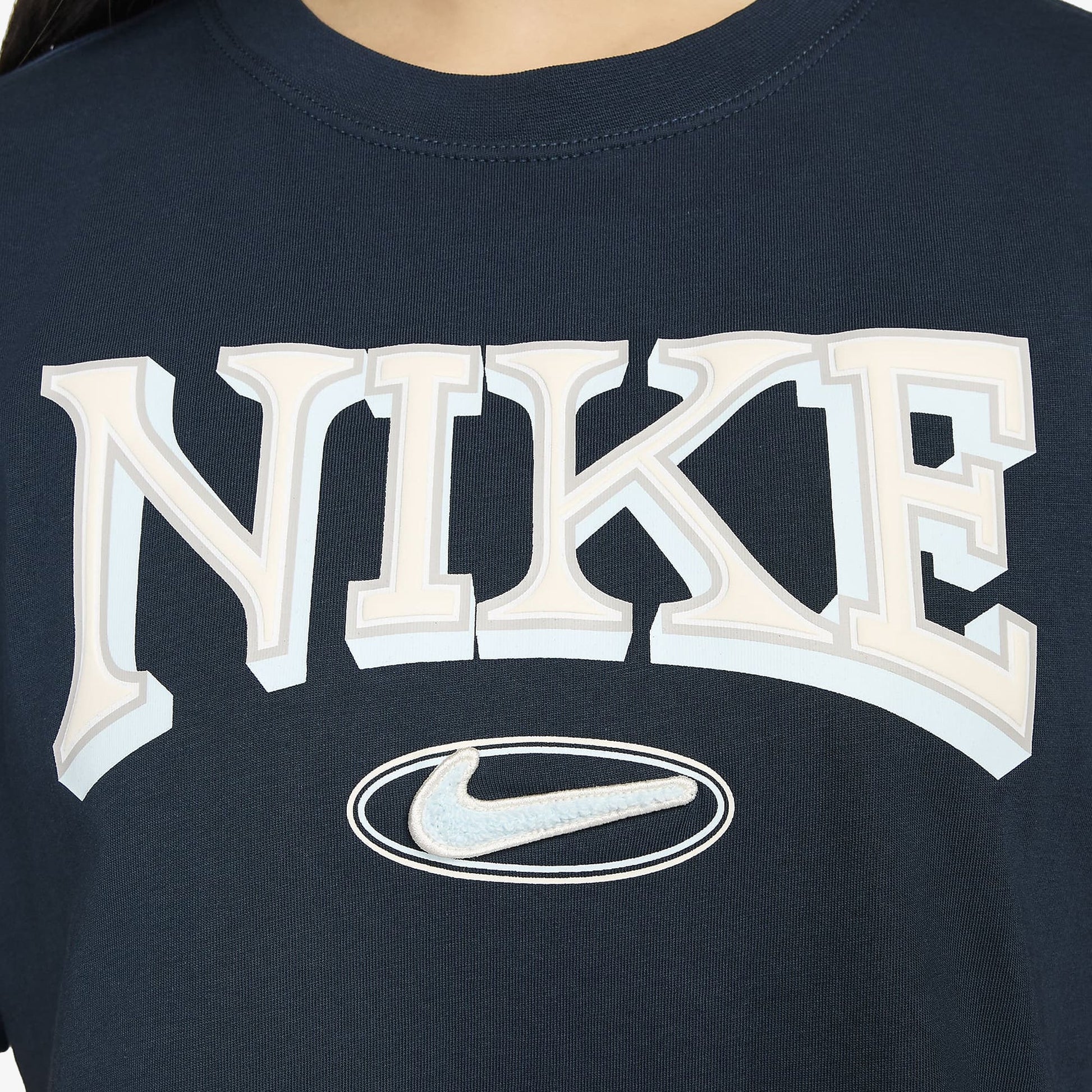 NIKE | SPORTSWEAR LOOSE SHORT-SLEEVE CROPPED T-SHIRT { BLUE