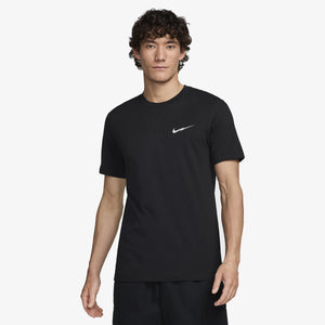 NIKE | SPORTSWEAR T-SHIRT { BLACK