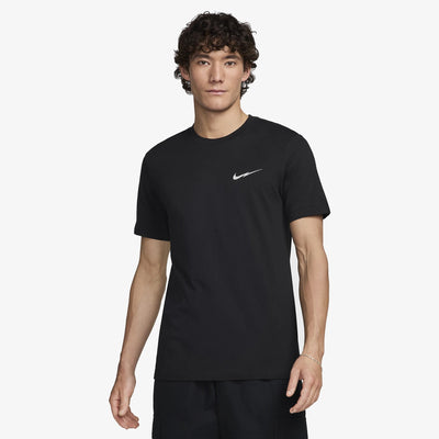 NIKE | SPORTSWEAR T-SHIRT { BLACK