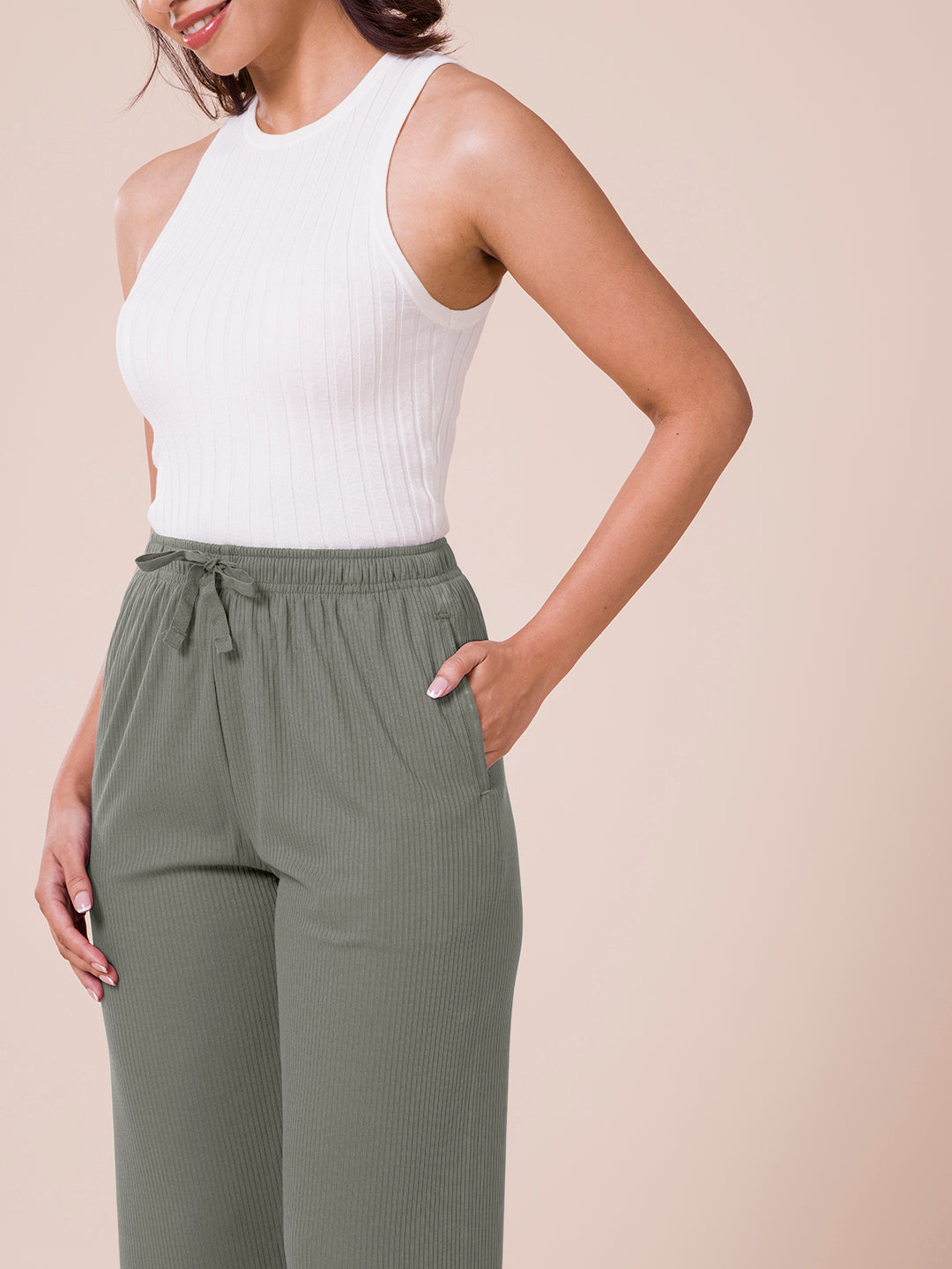 Women Solid Ebony Grey Mid Rise Casual Rib Pants