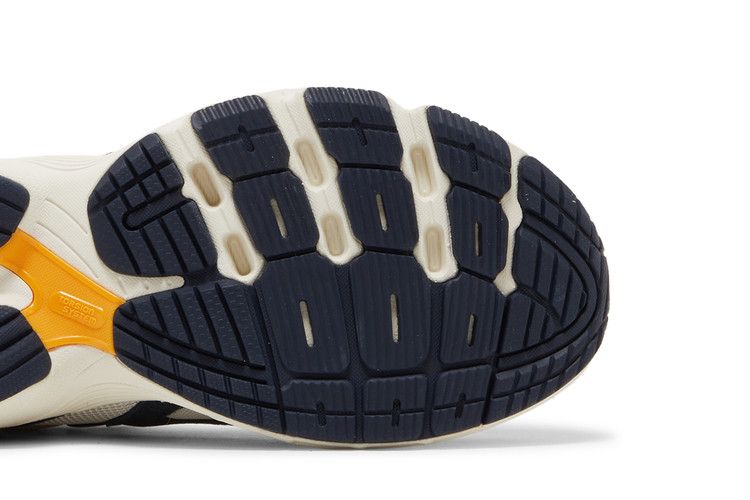 adidas Astir Legend Ink Collegiate Gold (Women's)