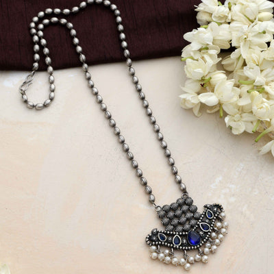 trueBrowns Silver Tone Blue Stone Pendant Chain