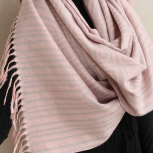 trueBrowns Pink Geometric Woollen Stole