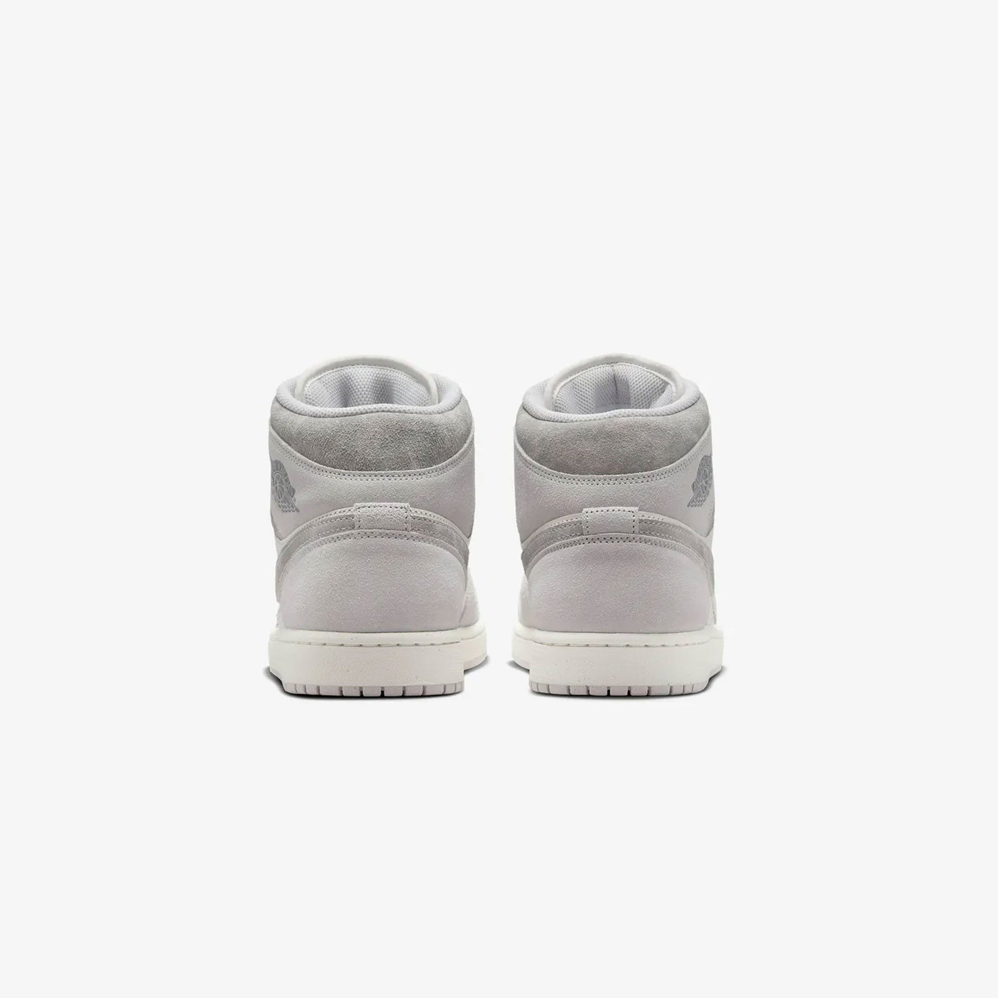 JORDAN | AIR JORDAN 1 MID SE { NEUTRAL GREY/SMOKE GREY-SAIL