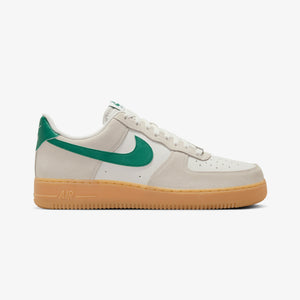 NIKE | AIR FORCE 1 '07 LV8 { PHANTOM/MALACHITE-GUM YELLOW