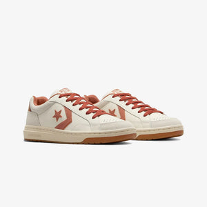 CONVERSE | PRO BLAZE CLASSIC LEATHER & SUEDE { BEIGE