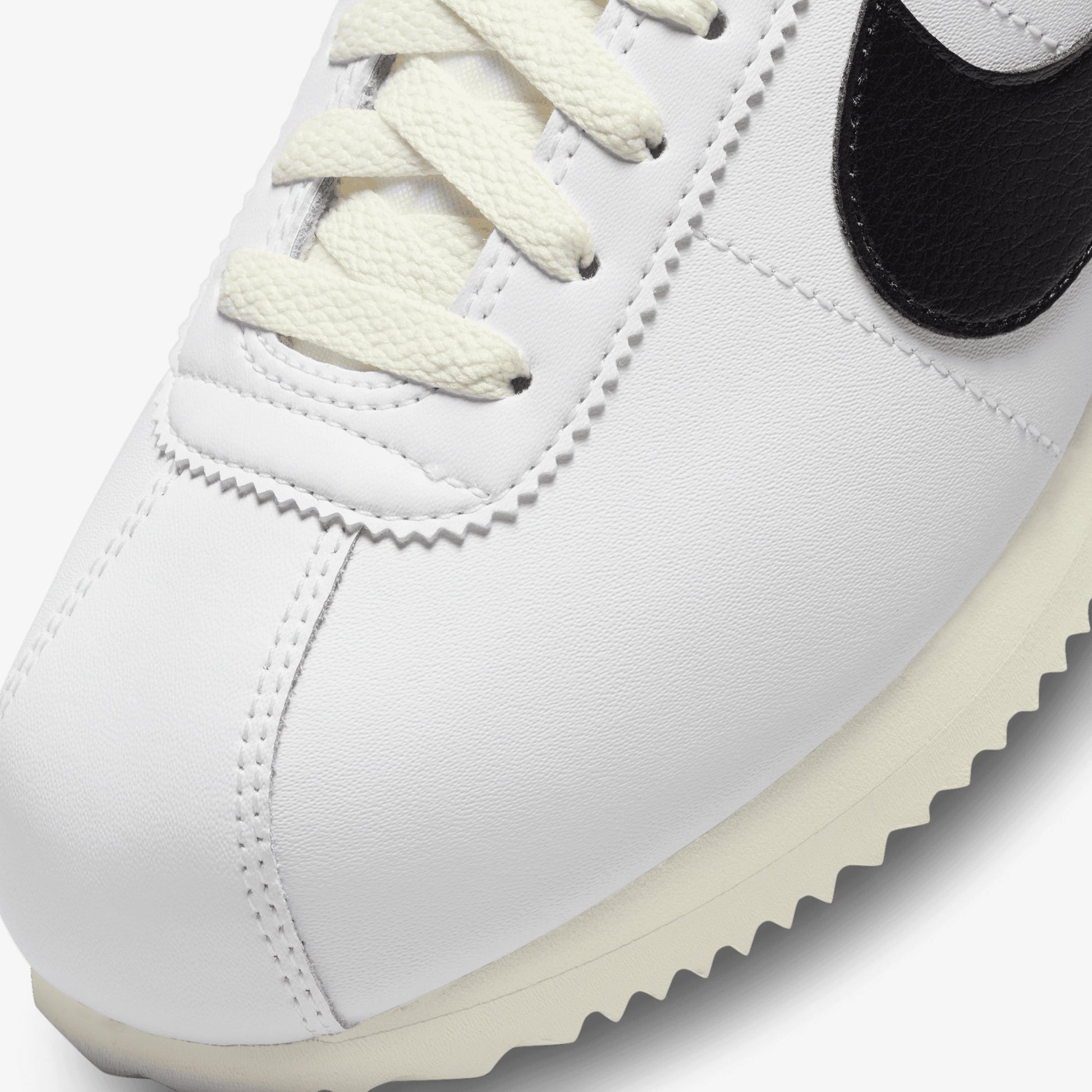 Nike | CORTEZ  { WHITE/BLACK-LT PHOTO BLUE-SAIL