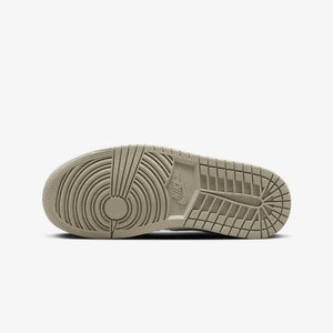 Jordan | AIR JORDAN 1 LOW SE  { TEAM GOLD/SAIL