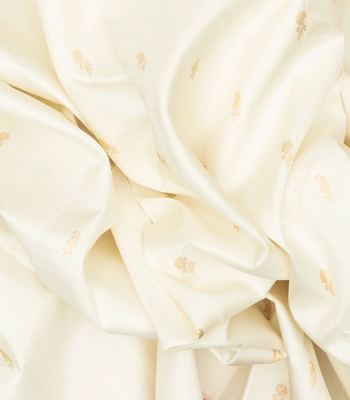 White Handloom Kanchipuram Korvai Silk Saree With Mango Buttas