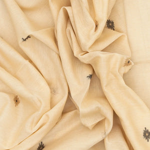 Cream Handloom Bengal Cotton Saree With Diamond Buttas