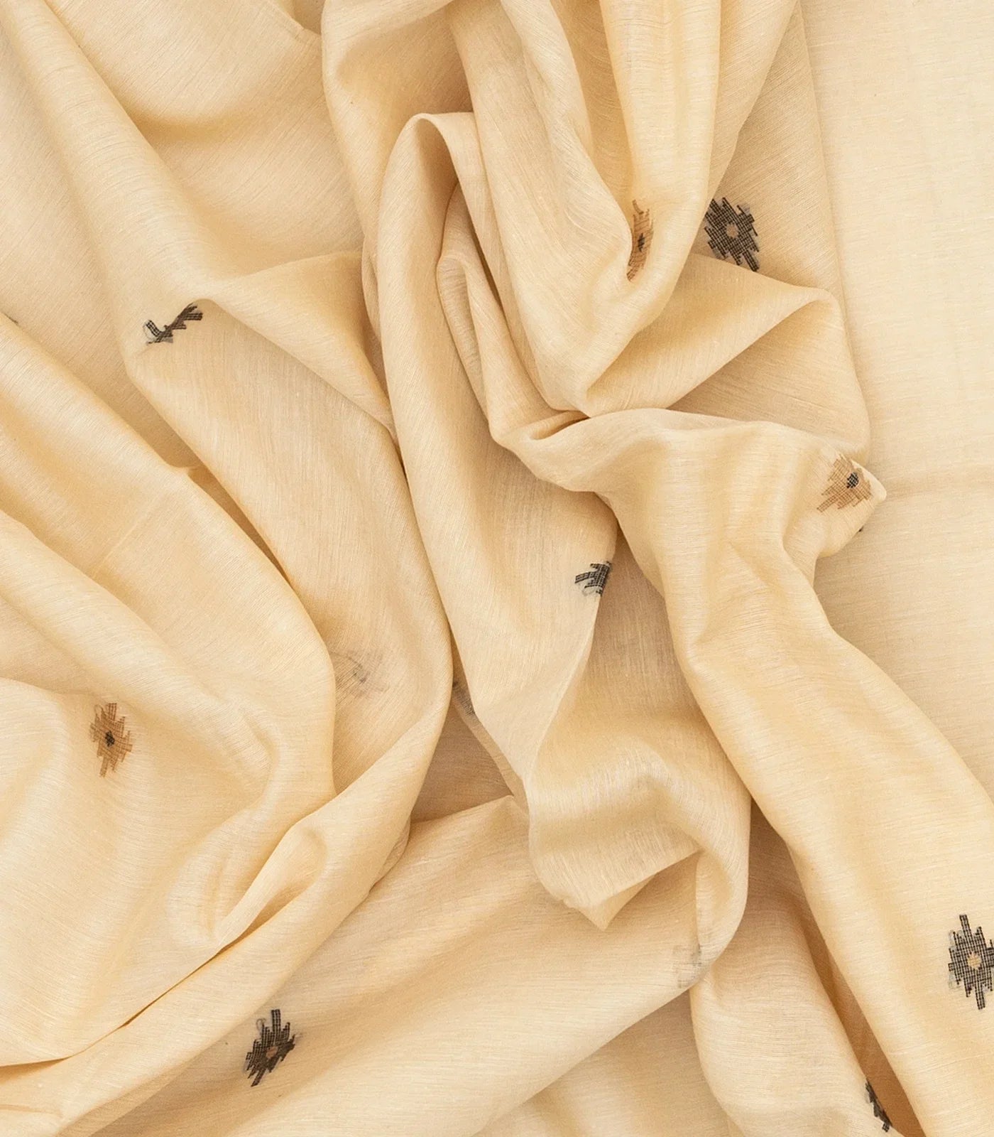 Cream Handloom Bengal Cotton Saree With Diamond Buttas