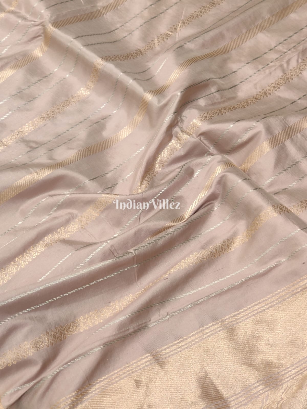 Carley's Rose Gold Designer Banarasi Katan Silk Saree With Small Border