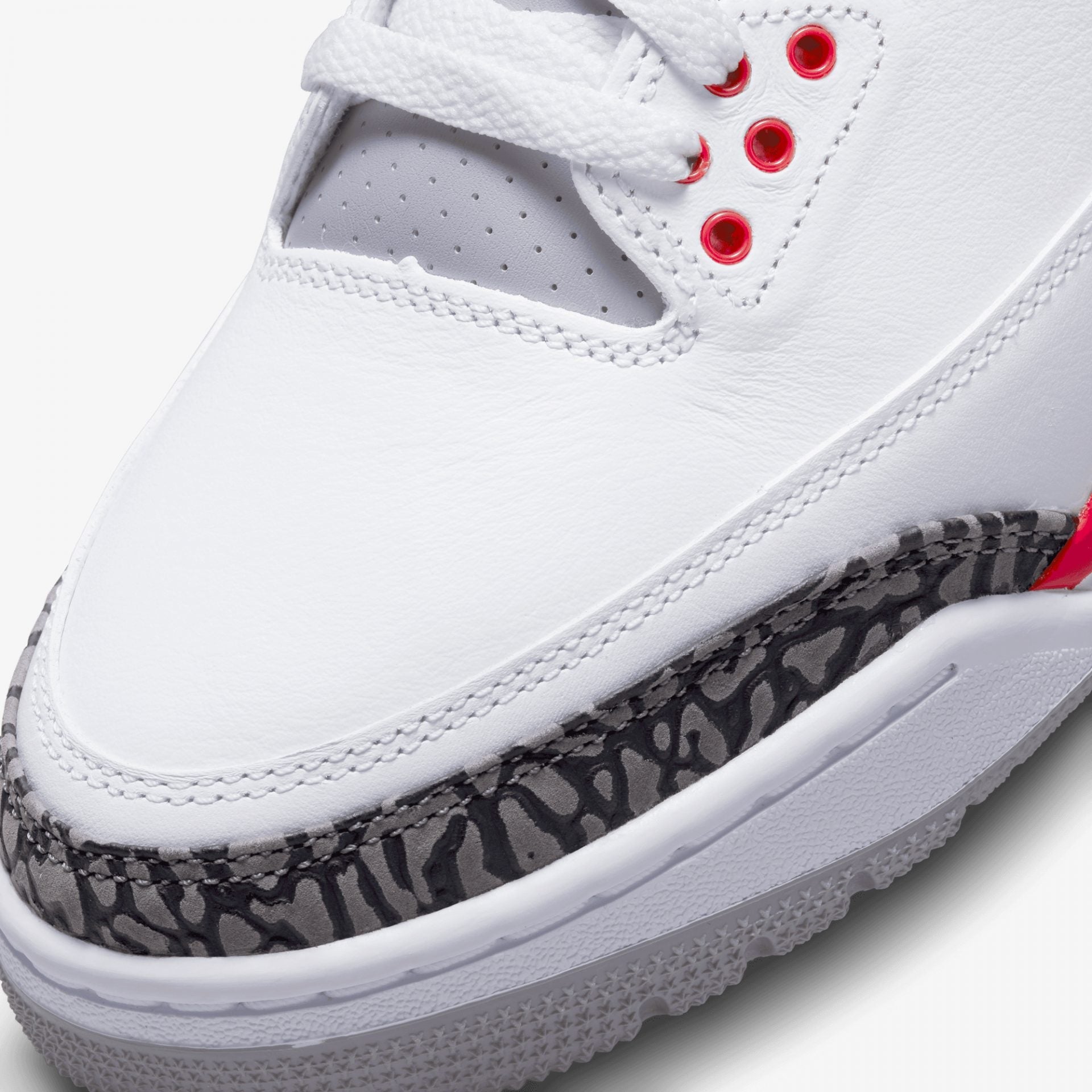 Jordan | AIR JORDAN 3 RETRO  { WHITE / FIRE RED