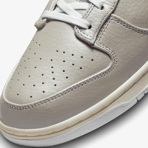 Nike | DUNK LOW  { METALLIC SILVER