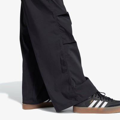 Adidas Originals | ESSENTIALS RIPSTOP PARACHUTE PANTS { BLACK