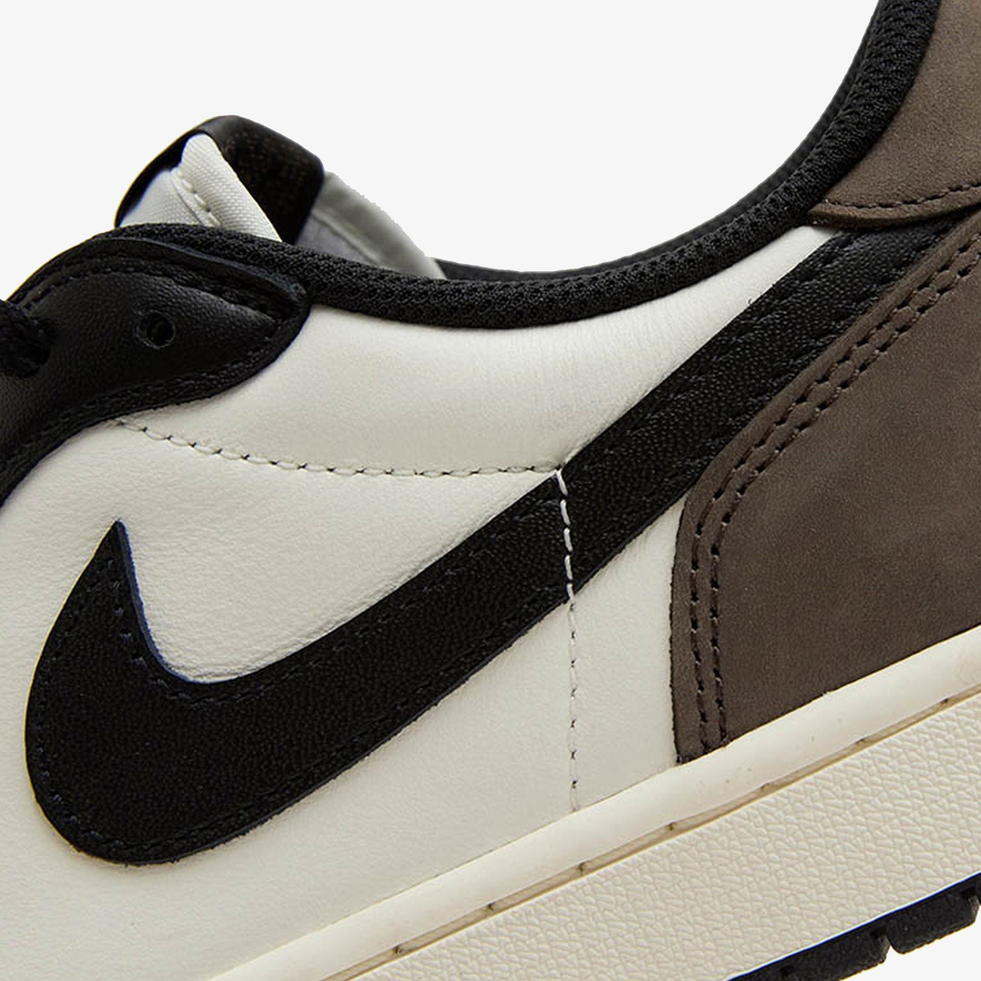 JORDAN | AIR JORDAN 1 LOW OG"MOCHA" { SAIL/BLACK-DARK MOCHA