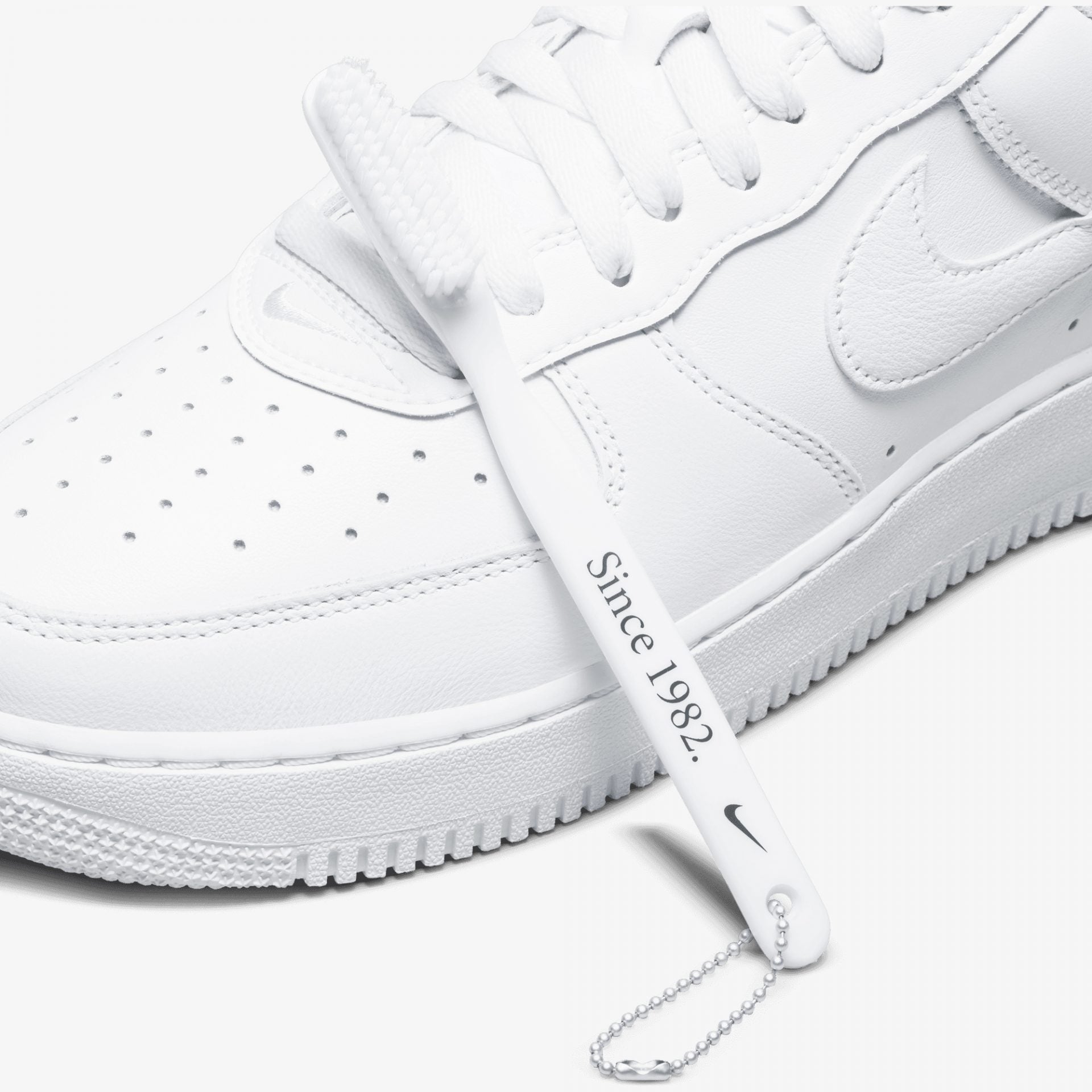 Nike | AIR FORCE 1 LOW RETRO  { COLOUR OF THE MONTH