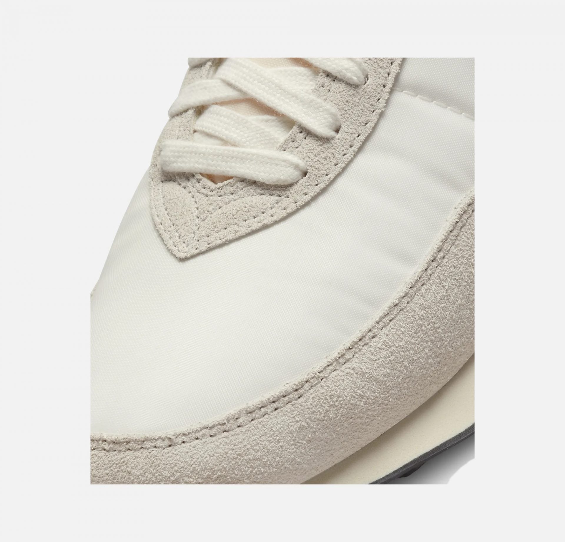 Nike | WAFFLE TRAINER 2 SE  { SAIL/MEDIUM GREY