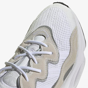 Adidas Originals | OZWEEGO  { CLOUD WHITE/ CORE BLACK