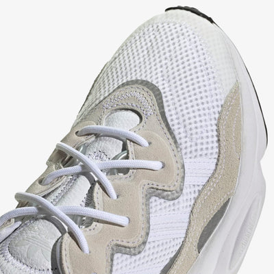 Adidas Originals | OZWEEGO  { CLOUD WHITE/ CORE BLACK