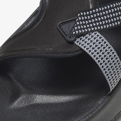 Nike | ONEONTA  { BLACK