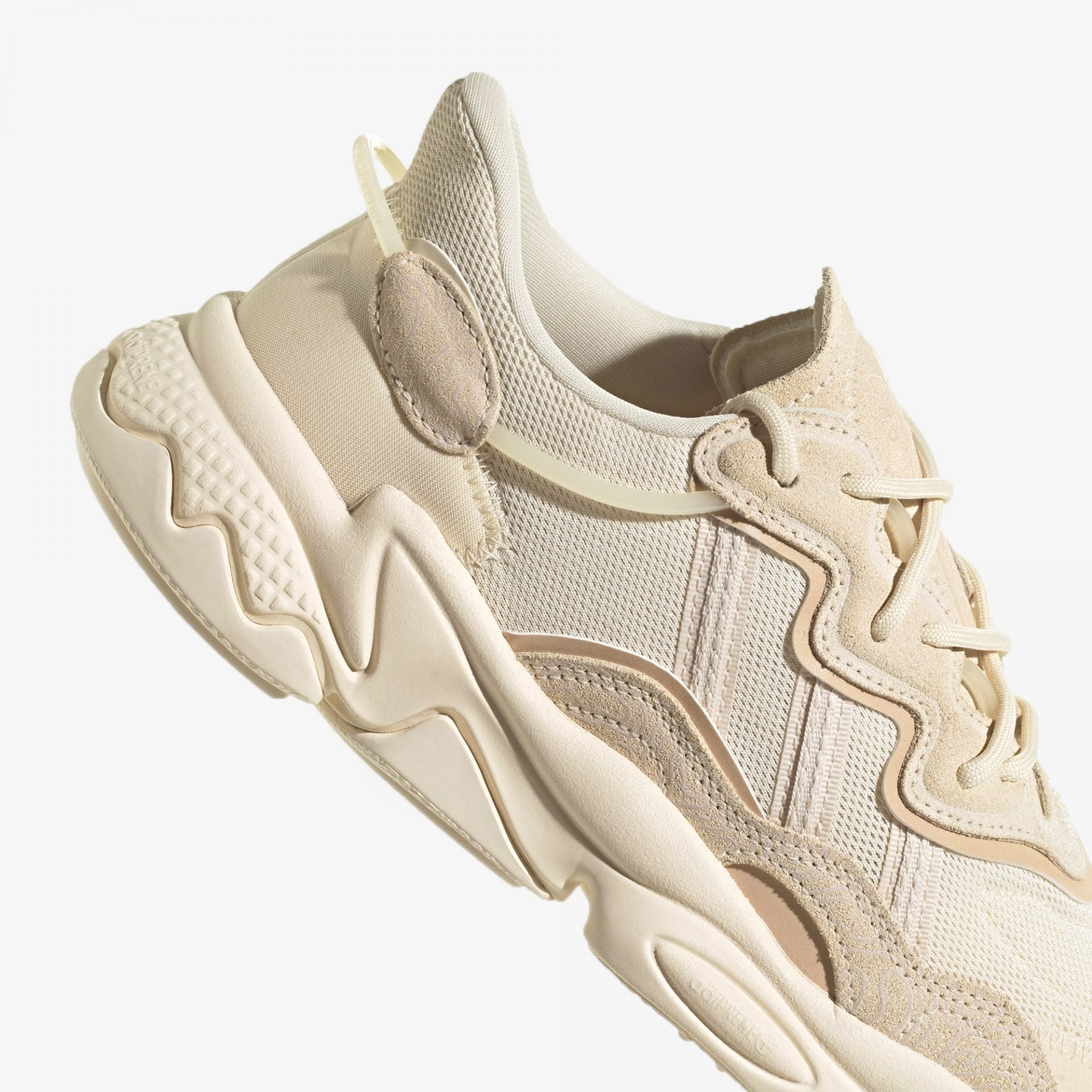 Adidas Originals | OZWEEGO  { ECRU TINT / HALO BLUSH