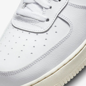Nike | AIR FORCE 1 '07 LV8 { WHITE