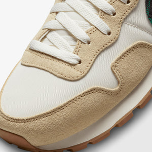 Nike | AIR PEGASUS '83 SE { PALE IVORY/STADIUM GREEN-TEAM GOLD