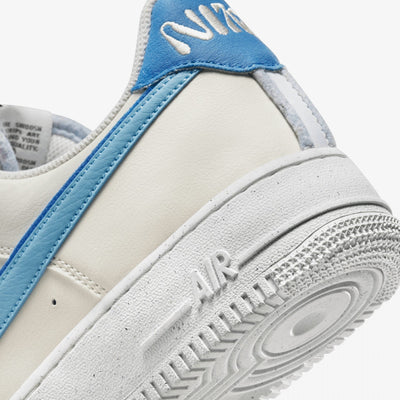 Nike | AIR FORCE 1 '07 LV8 { SAIL/BLUE CHILL