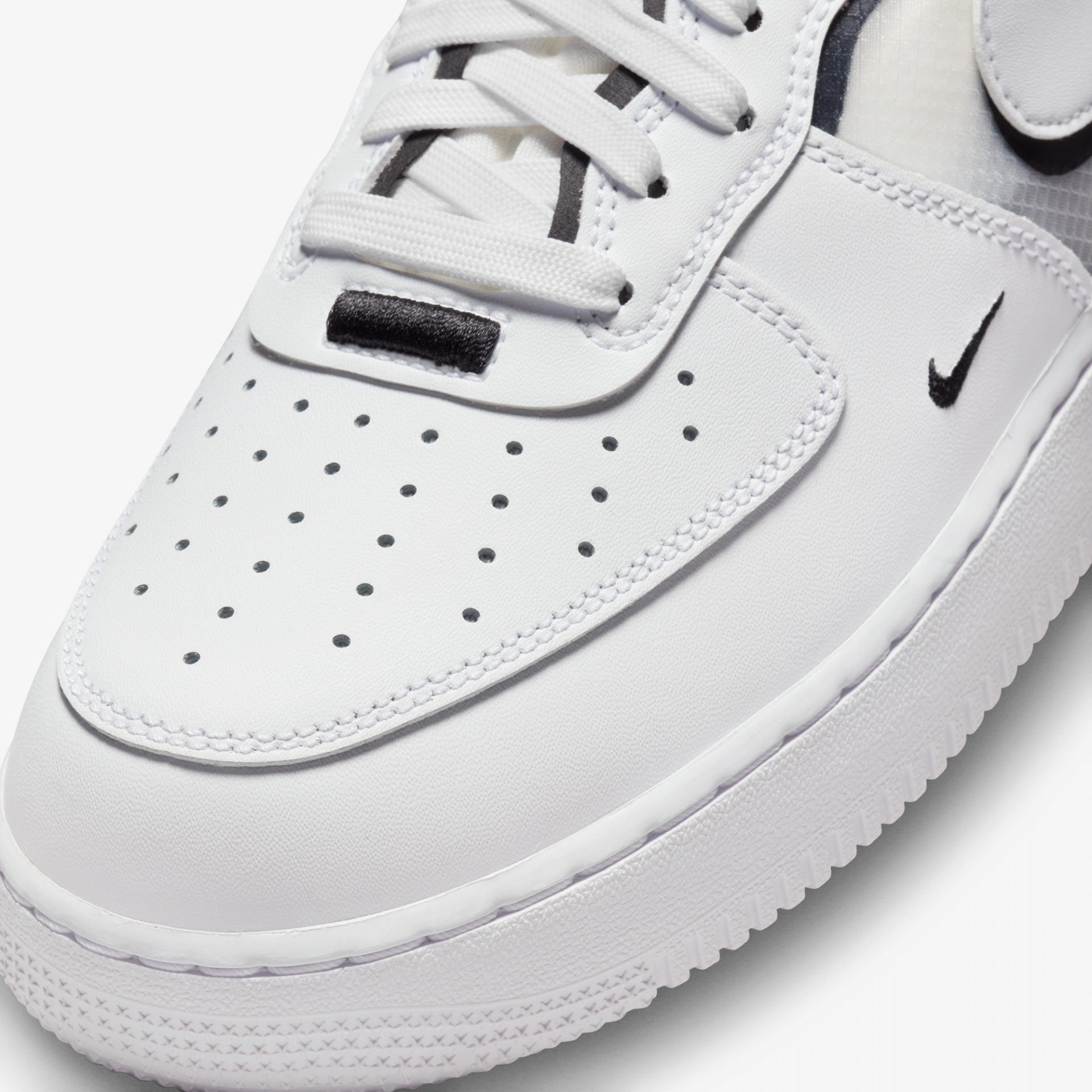Nike | AIR FORCE 1 REACT  { WHITE