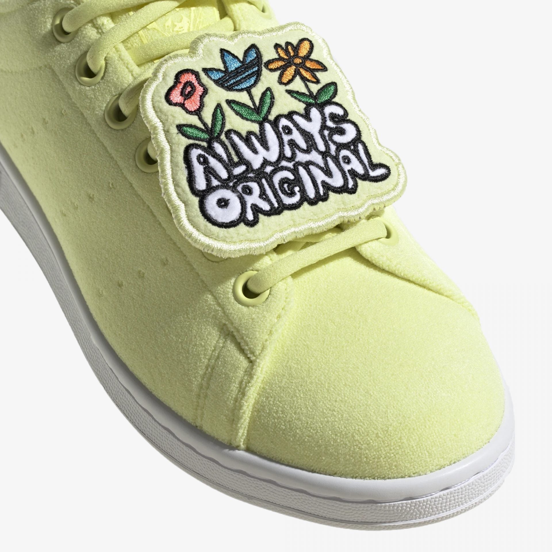 Adidas Originals | STAN SMITH  { PULSE YELLOW/CLOUD WHITE