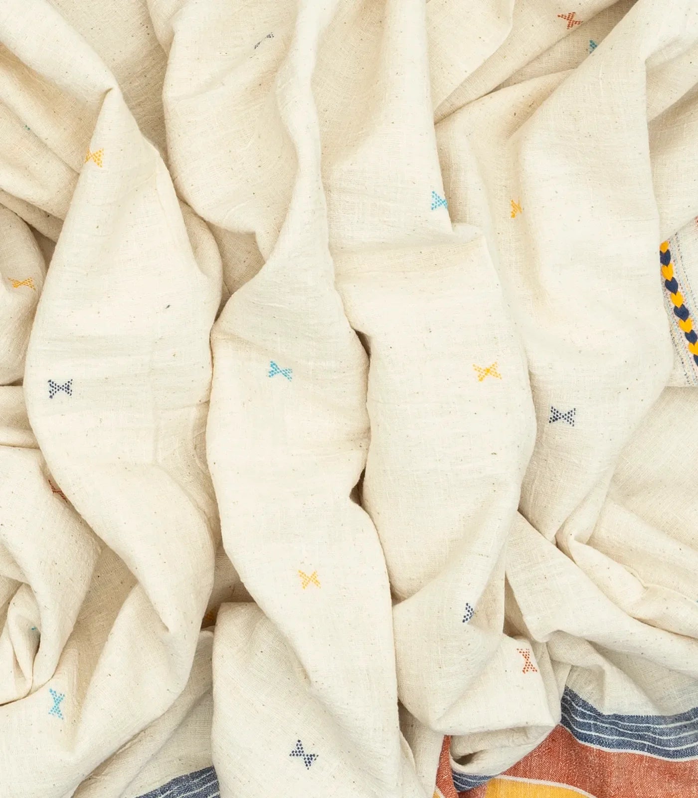 Off White Handloom Bhujodi Cotton Saree With Cross Buttas