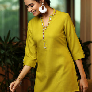 Green Solid Cotton Blend Straight Kurti