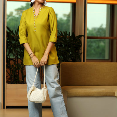 Green Solid Cotton Blend Straight Kurti