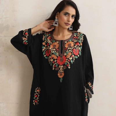 trueBrowns Black Kashmiri Floral Embroidered Woollen Phiran Kurta