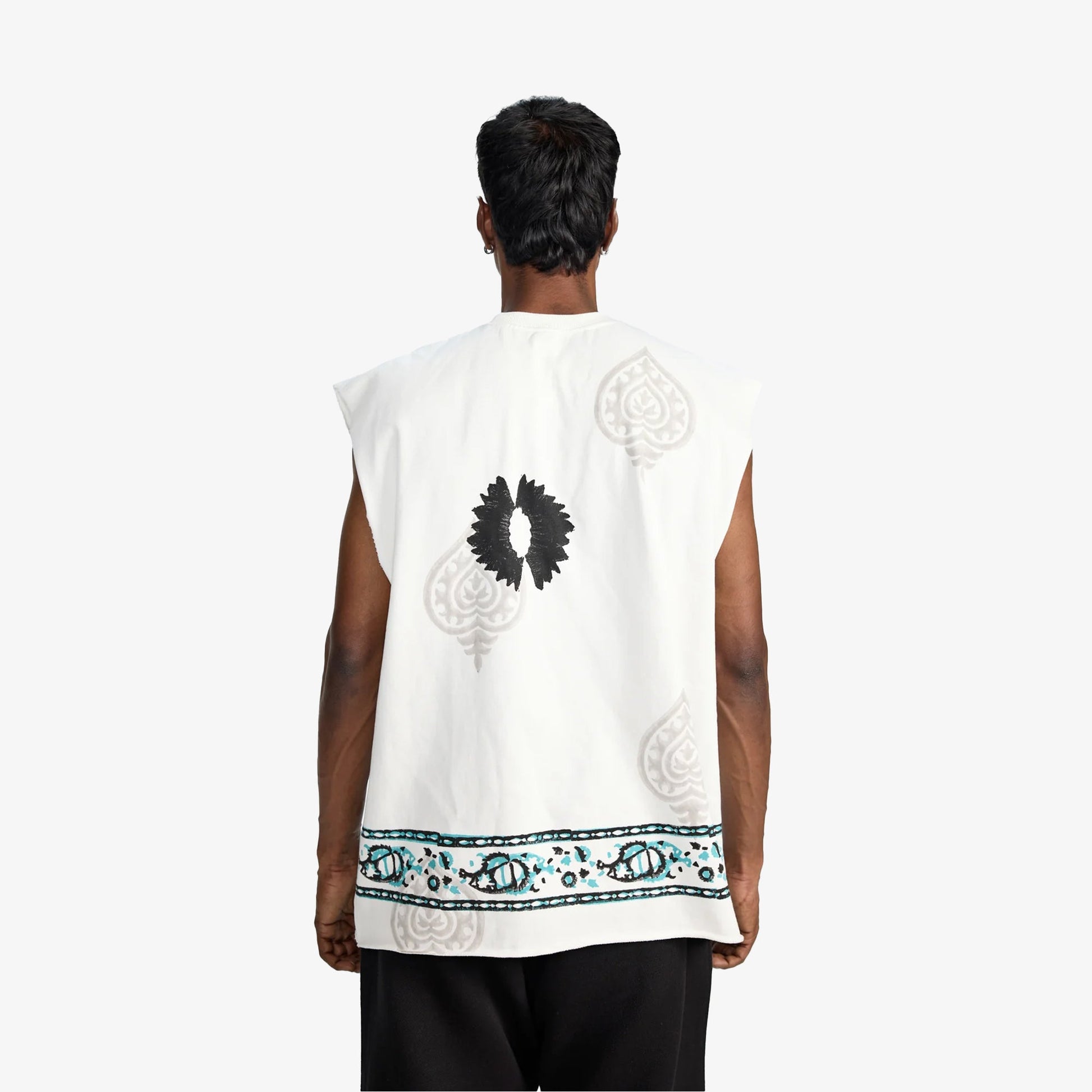 F A R A K | SLEEVELESS BLOCK-PRINTED T-SHIRT { WHITE