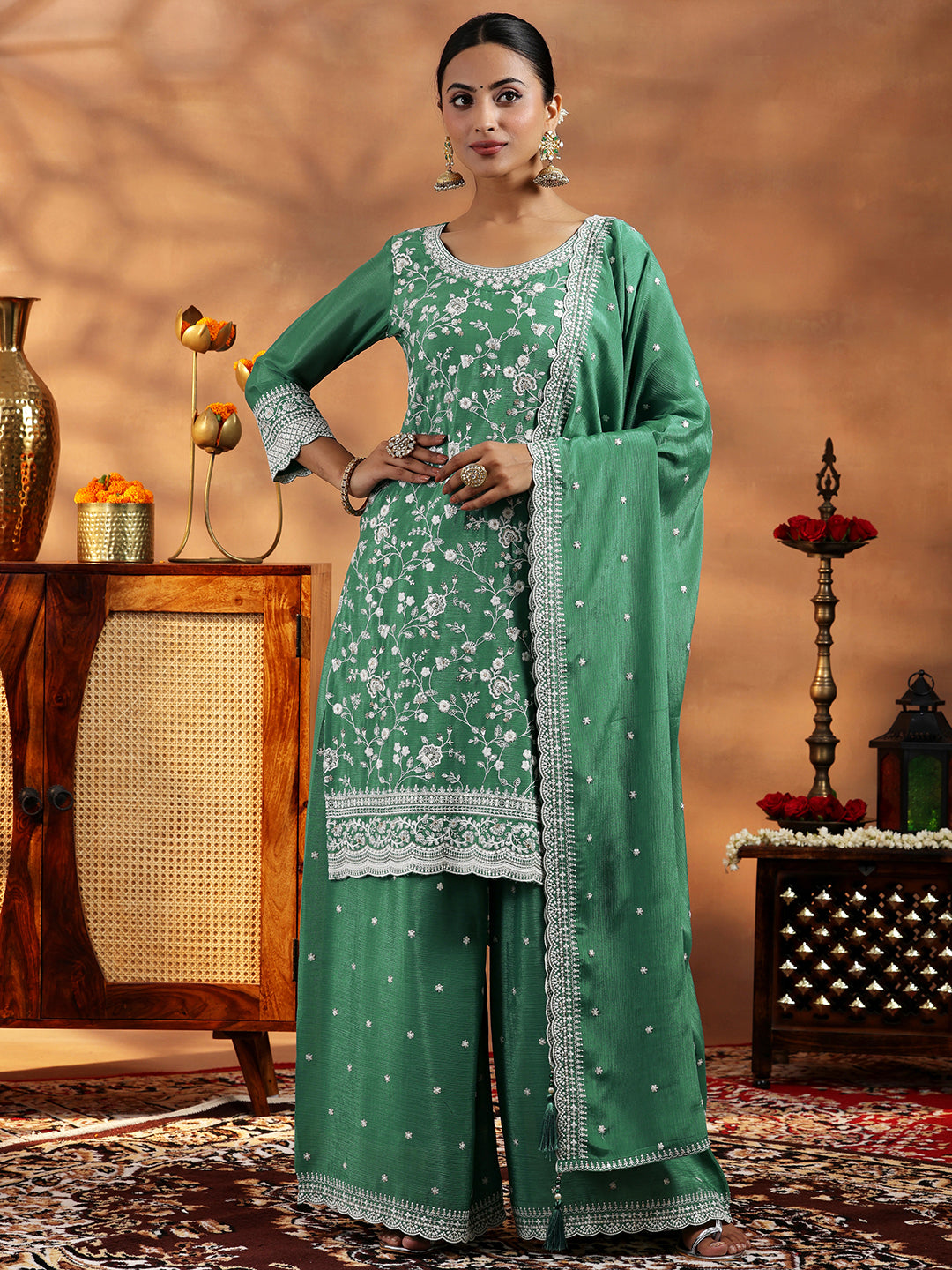 Green Embroidered Silk Blend Straight Suit With Dupatta