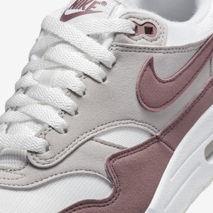Nike | AIR MAX 1  { SUMMIT WHITE/SMOKEY MAUVE-LT IRON ORE