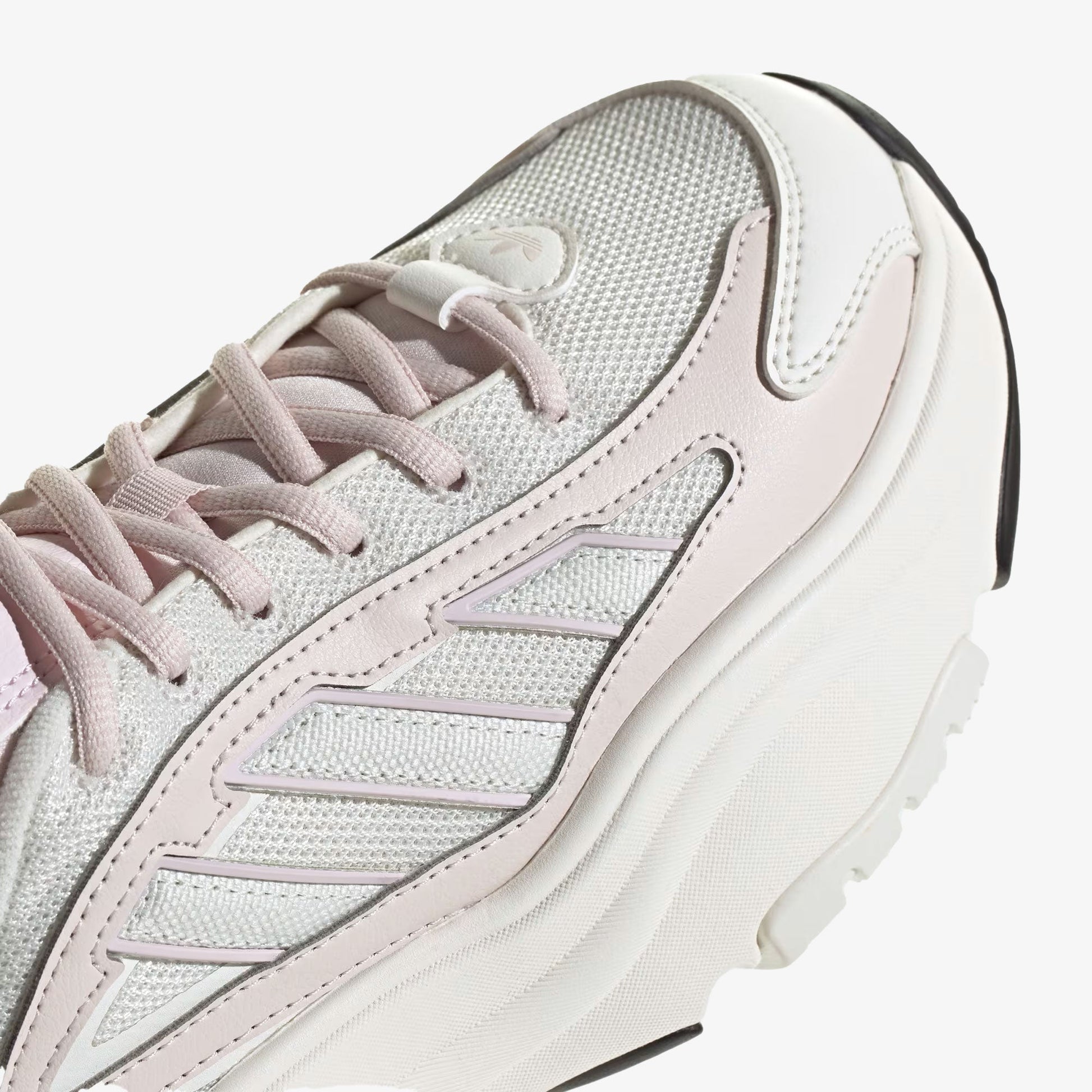 Adidas Originals | OZGAIA  { CLOUD WHITE/OFF WHITE/ALMOST PINK