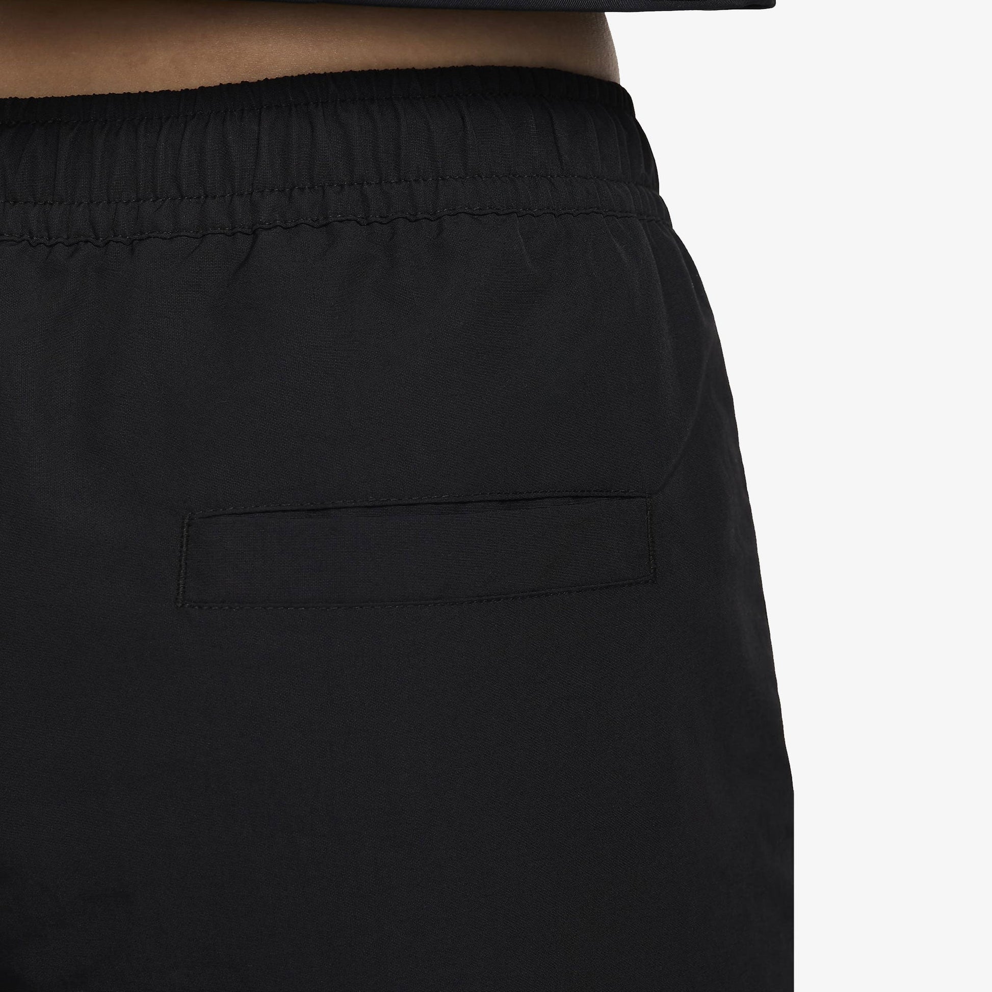 NIKE | SPORTSWEAR EVERYTHING WOVENS { BLACK OR GREY
