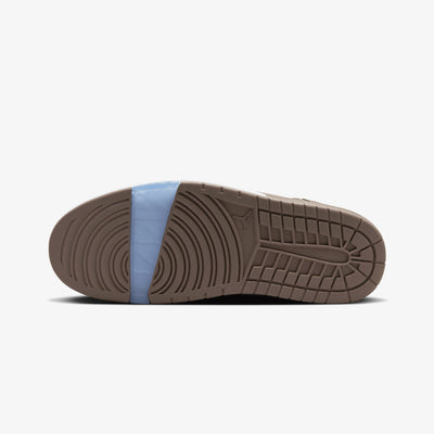 Jordan | NU RETRO 1 LOW  { WHITE/BLACK-PALOMINO-WHITE