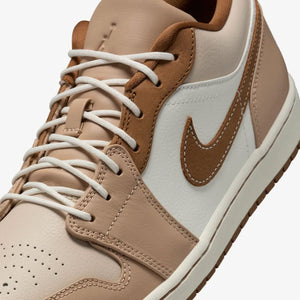 JORDAN | AIR JORDAN 1 LOW SE { HEMP/LT BRITISH TAN-SAIL-OATMEAL