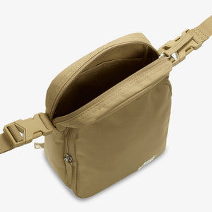 NIKE | HERITAGE CROSSBODY BAG (4L) { PARACHUTE BEIGE/SUMMIT WHITE