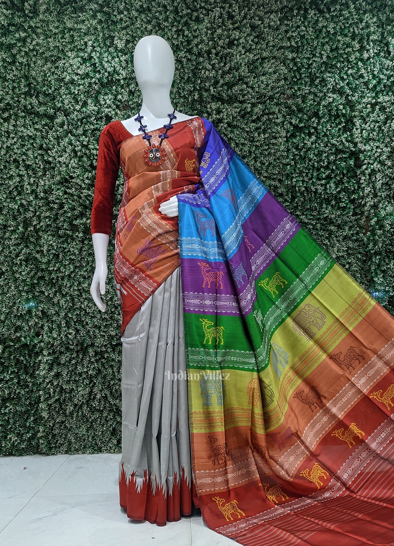 Gray Fish Motif with Animal Theme Double Pallu Berhampuri Silk Saree